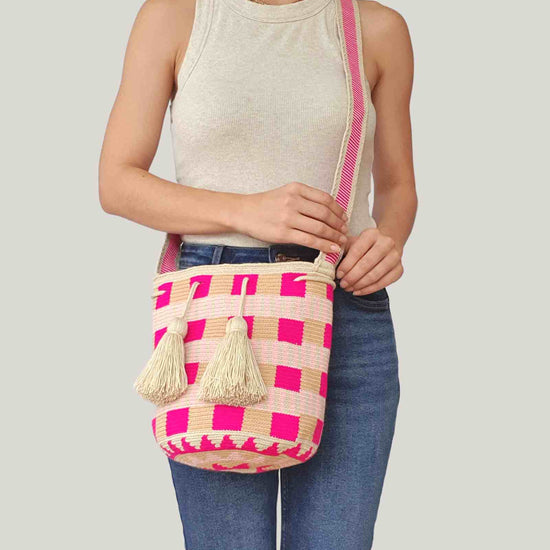 Medium Wayuu Bag Ref 1023-11