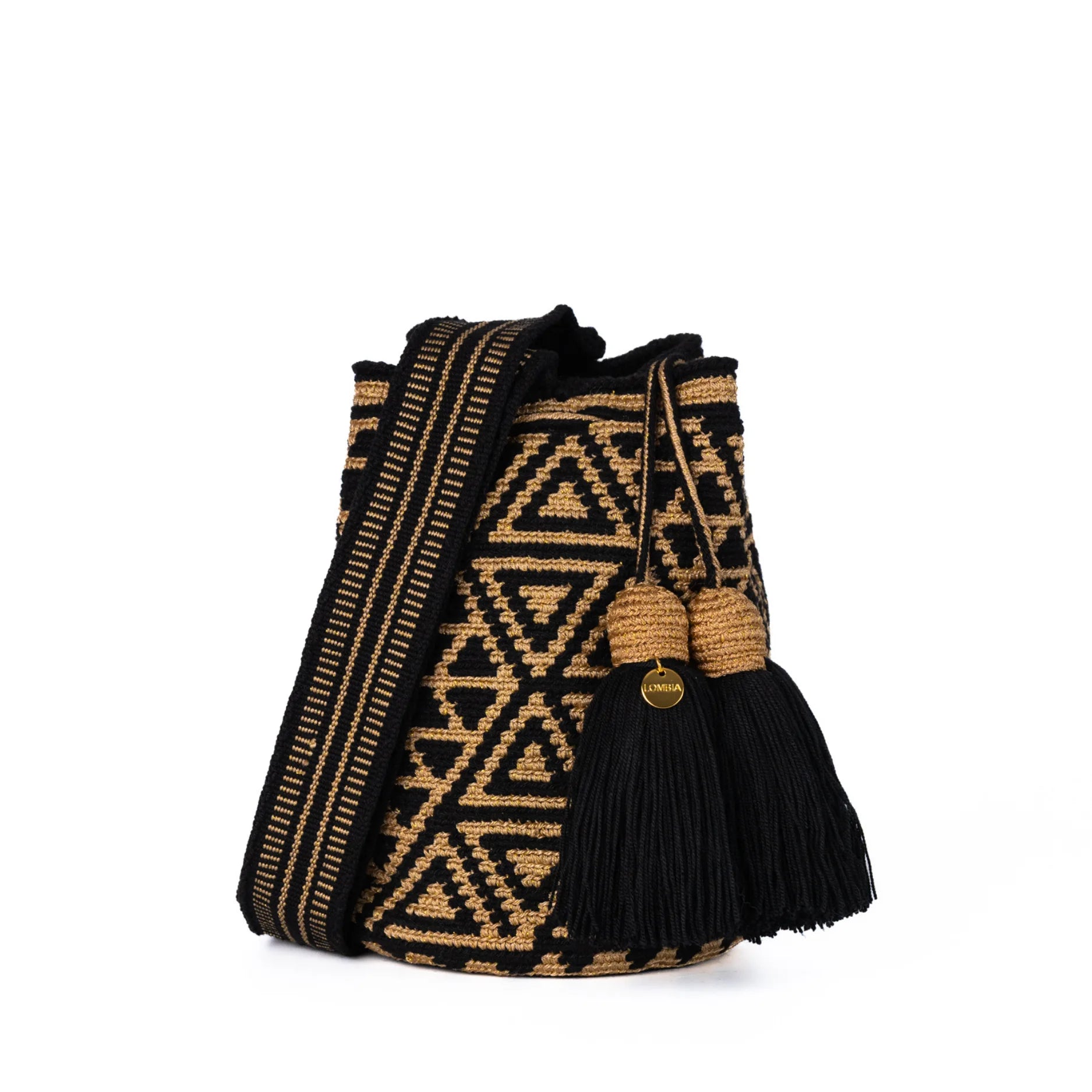 Black and gold geometric Wayuu bag, handmade by indigenous artisans in Colombia.